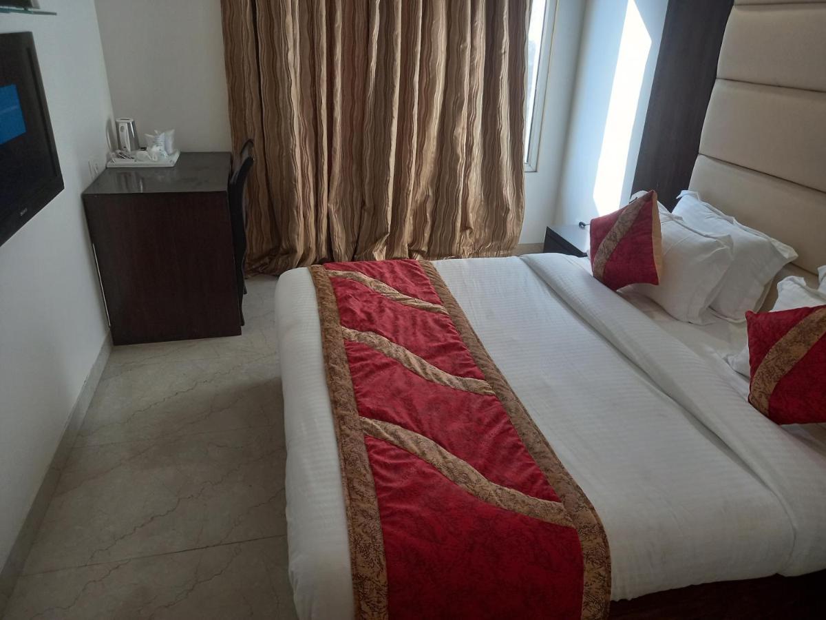 Hotel Benz International เดลี ภายนอก รูปภาพ