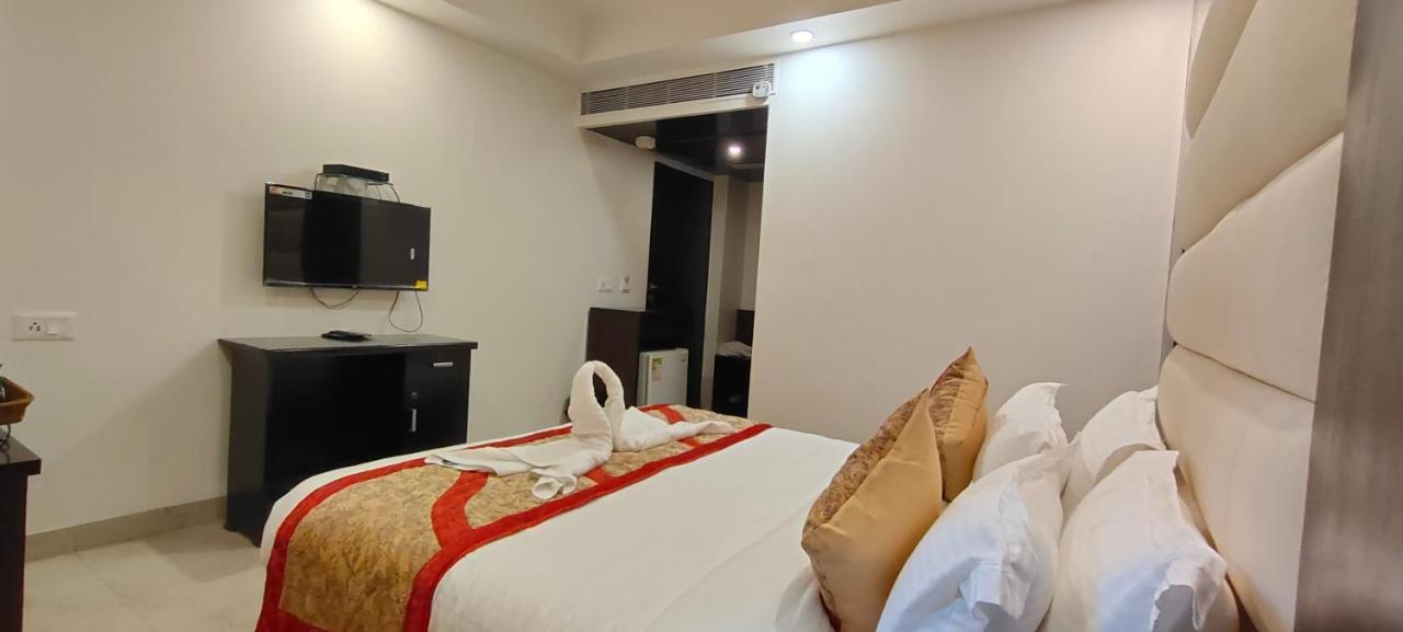 Hotel Benz International เดลี ภายนอก รูปภาพ