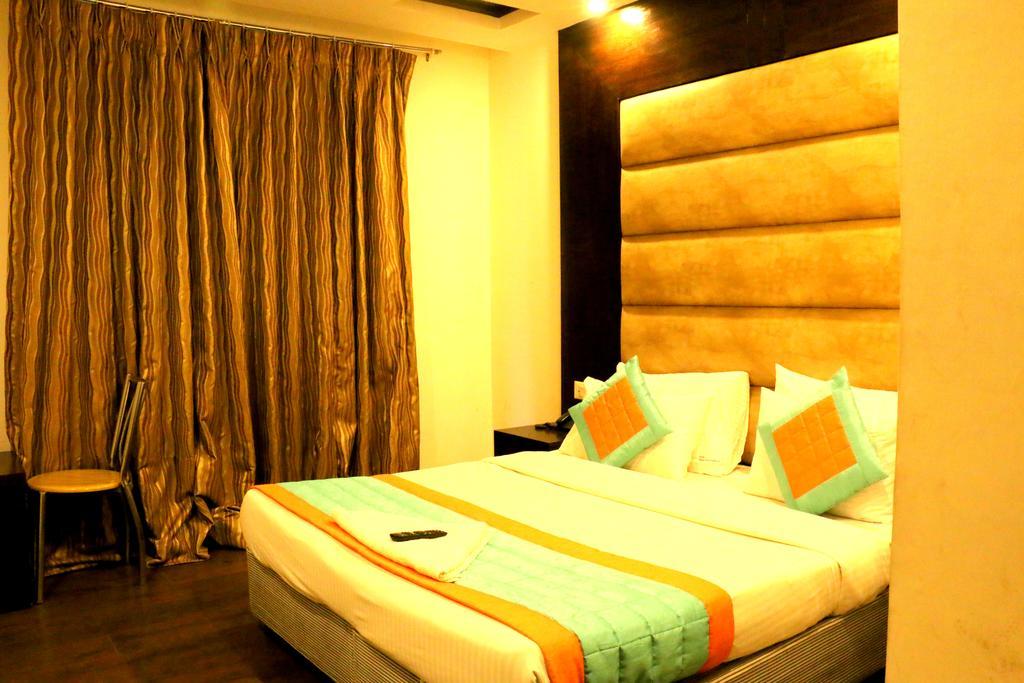 Hotel Benz International เดลี ภายนอก รูปภาพ