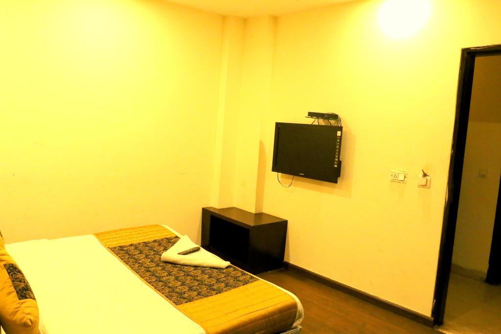 Hotel Benz International เดลี ภายนอก รูปภาพ