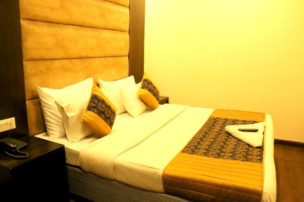 Hotel Benz International เดลี ภายนอก รูปภาพ