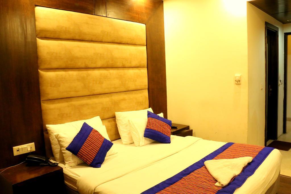 Hotel Benz International เดลี ภายนอก รูปภาพ