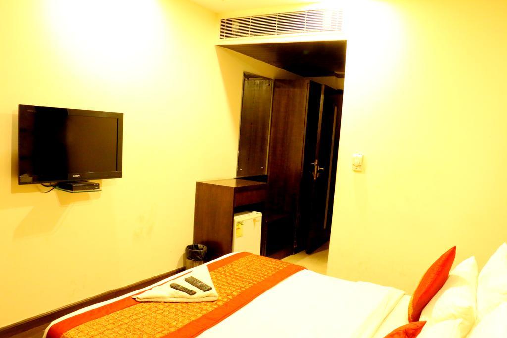 Hotel Benz International เดลี ภายนอก รูปภาพ