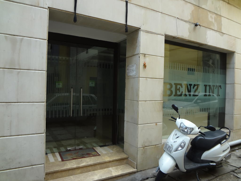 Hotel Benz International เดลี ภายนอก รูปภาพ