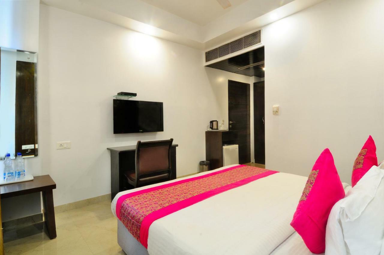 Hotel Benz International เดลี ภายนอก รูปภาพ
