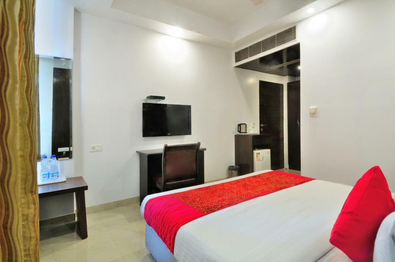 Hotel Benz International เดลี ภายนอก รูปภาพ