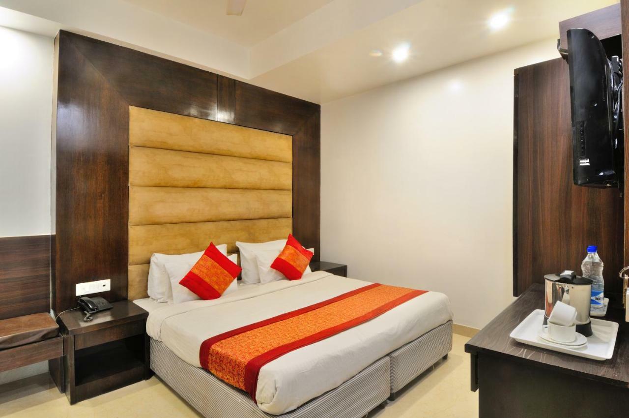 Hotel Benz International เดลี ภายนอก รูปภาพ