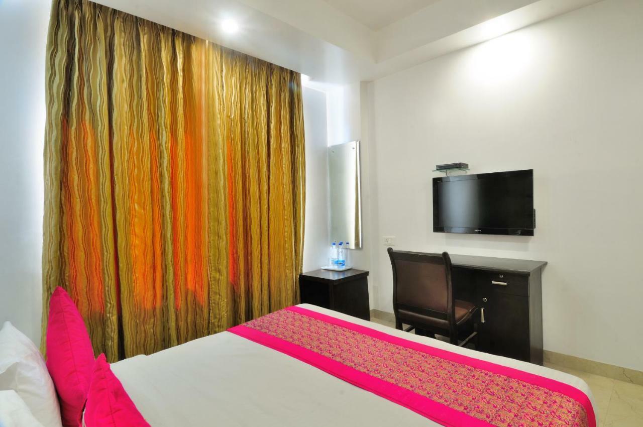 Hotel Benz International เดลี ภายนอก รูปภาพ